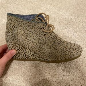 Toms cheetah print wedges